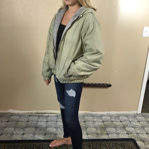 tan vintage windbreaker - Picture 3 of 3